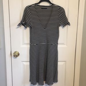 4 for $20 ABERCROMBIE & FITCH STRIPED DRESS